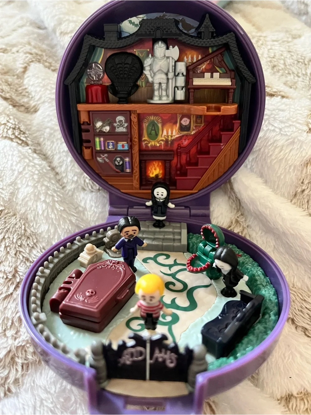Polly Pocket The Addams Family Mini Playset - Purple & Black - Picture 5 of 8